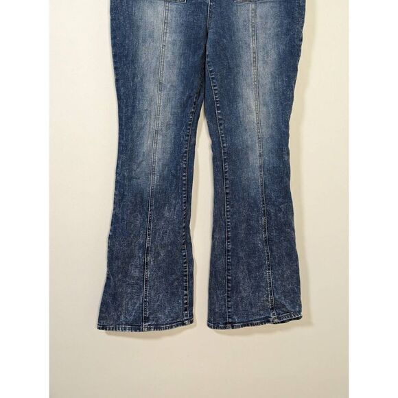Good Hart Faded Denim High Rise Flare Leg Patch Pocket Jeans - Size 8 - Picture 3 of 10